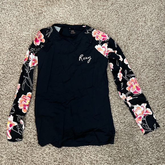 Black Roxy Swimshirt Longsleeve - Picture 1 of 3